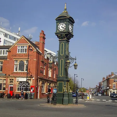 Comfy 2-bedroom With Parking & Balcony In Jewellery Quarter, Birmingham